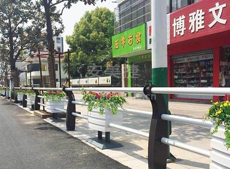 鋁制花箱護欄的特點