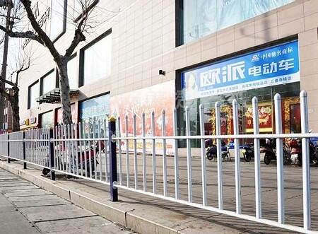 城市道路隔離護欄建設的重點是什么呢