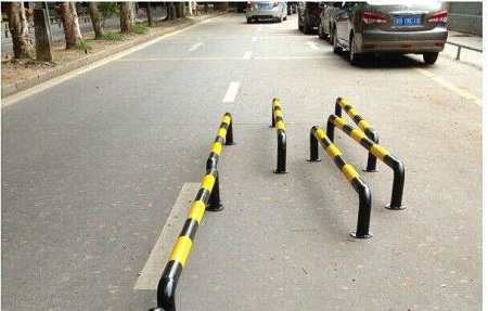 U型道路隔離護欄安裝方法