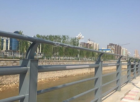 河道橋梁護欄安裝的標準化流程