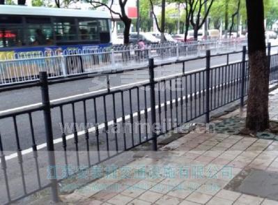邊緣隔離鋼護(hù)欄